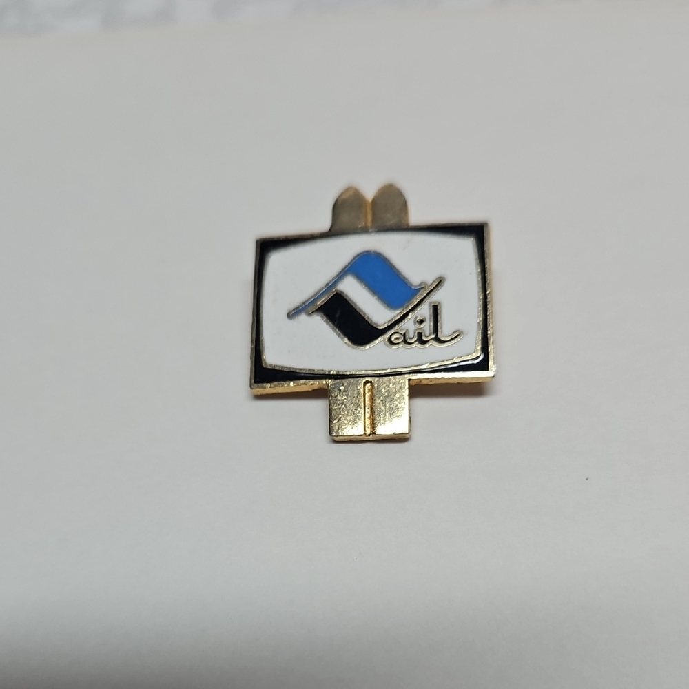 Vintage Vail Colorado Gold Skies Souvenir Unisex Pin